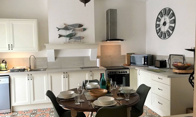 Peyriac-de-Mer House | 4 * Winemakers house + Sunny Terrasse. Chic village by Sea & Vineyards