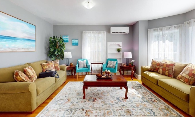 Wolfville Apartment | 4 Wolfville's DT Core | Two Queen Bds+ Sofa Bed