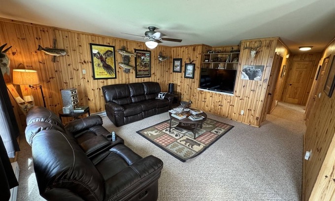 Waubay House | 40 Creek Lodge North - Prime Hunting and Fishing Cabin at Waubay Lake