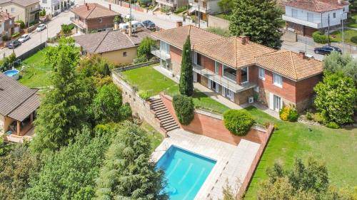 Banyoles Villa | 400 m² Villa ∙ 8 bedrooms ∙ 15 guests