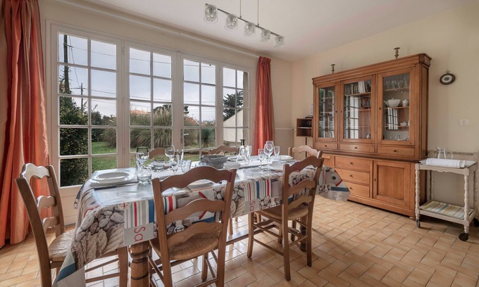 Prefailles Ski Chalet | 400m from the beach, Pointe St Gildas, house for 6