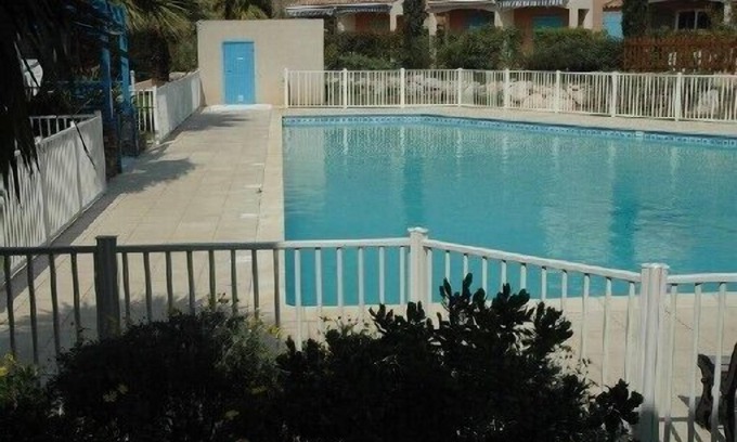 Le Lavandou House | 400m from the beaches, cottage with terrace in residence with swimming pool