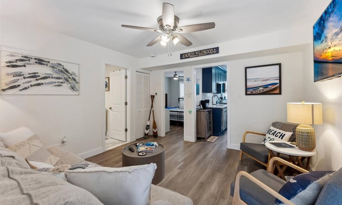 North Wildwood Condo | 403 E 15th Ave, Unit 3