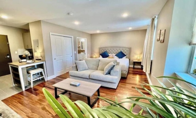 Logan Square Apartment | 403 Luxury and Comfy King bed in Central city of phillynn