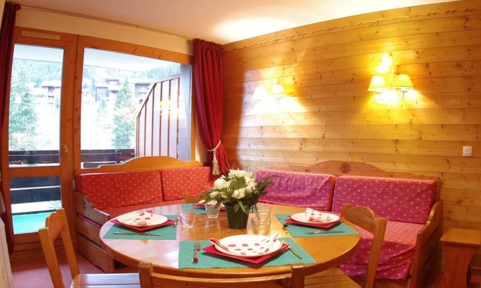 Les Avanchers-Valmorel Apartment | 40m from ski slopes, floor -1, view resort, balcony, tv, ski locker, 42m², Valmorel