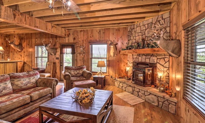 Mammoth Spring House | 418 m² House ∙ 3 bedrooms ∙ 8 guests