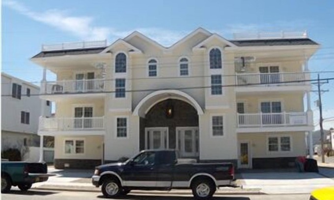 Townsend's Inlet House | 42 73rd Street, Unit:East