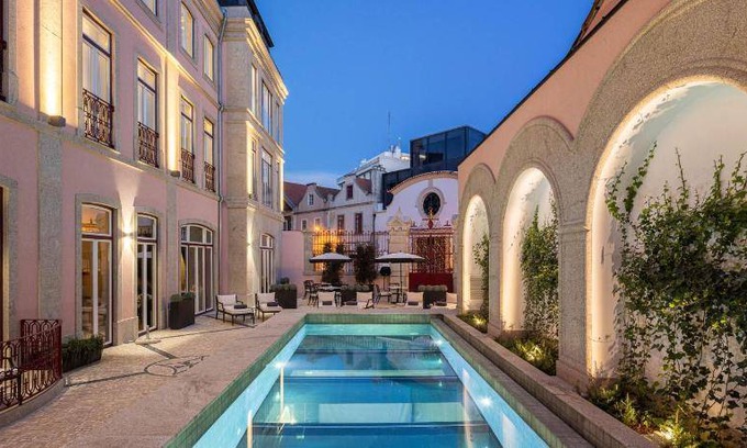 Aveiro Hotel | 42 m² Hotel ∙ 10 guests