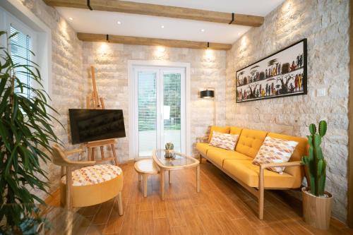 Tomicici Apartment | 42° North Apartments