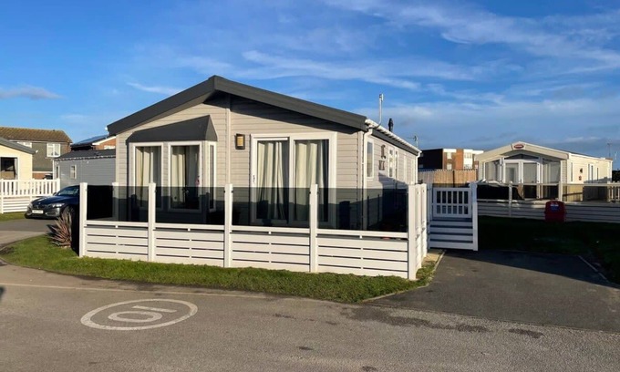 Pevensey Ski Chalet | 42 Woodland Walk Pevensey Bay Holiday Park