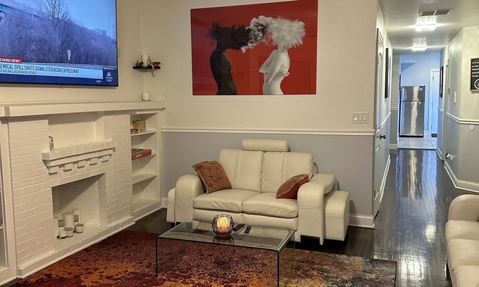 South Shore Apartment | 420 at Cheltenham 4BR