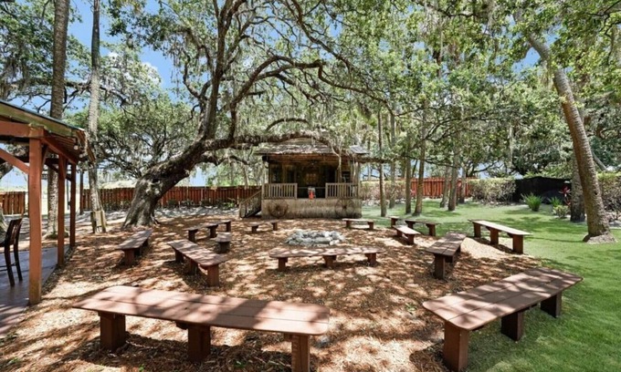 River Ranch House | 429c) Chic decor with tons of amenities!