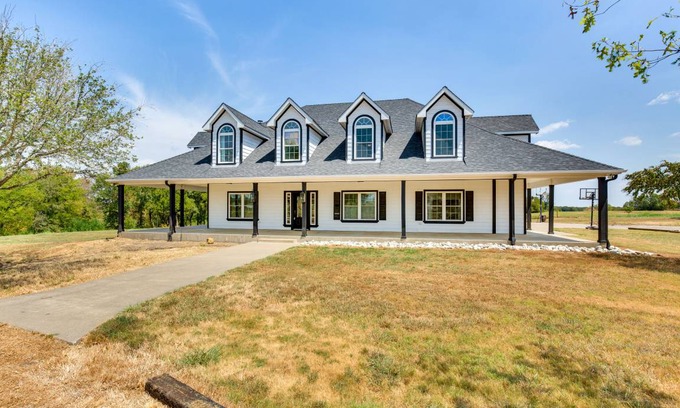 Wills Point House | 445 m² House ∙ 5 bedrooms ∙ 20 guests