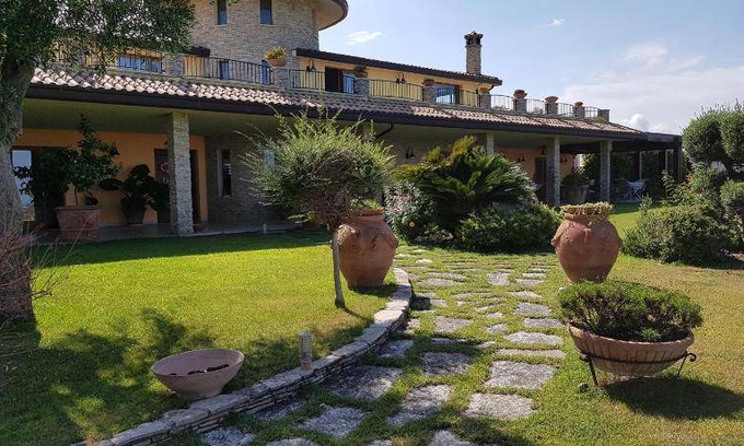 Fossacesia Bed & Breakfast | 450 m² Bed and breakfast ∙ 2 bedrooms ∙ 6 guests