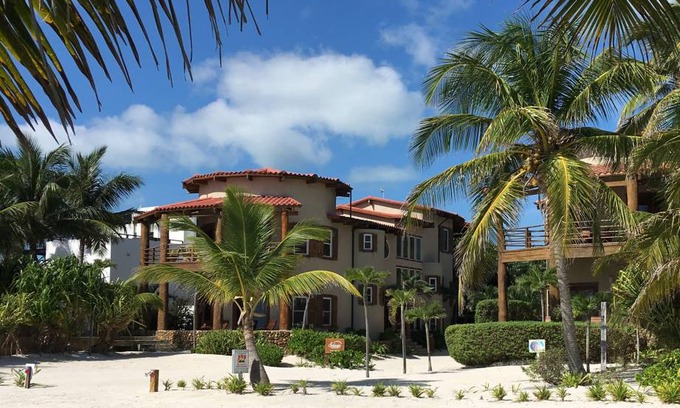San Pedro House | 465 m² House ∙ 5 bedrooms ∙ 8 guests