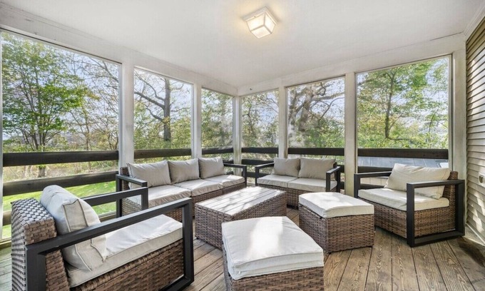 West Yarmouth House | 47 Webster · Walk to Beach | Screened Porch | Family Friendly