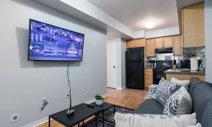 Churchill Meadows Apartment | 4975 Southampton Drive