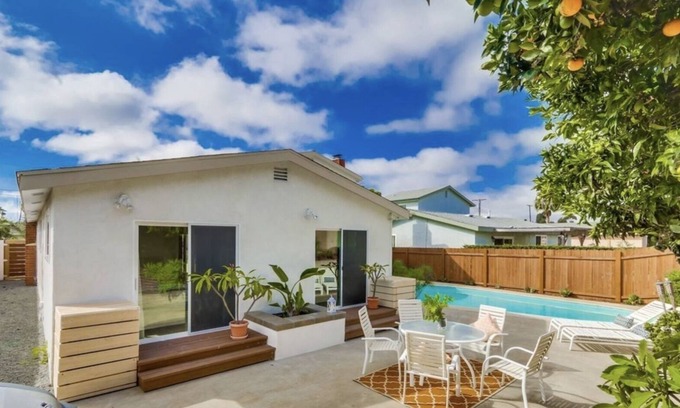 Clairemont Mesa House | 4bd/2ba w/Pool, Outdoor Shower, & Citrus Trees