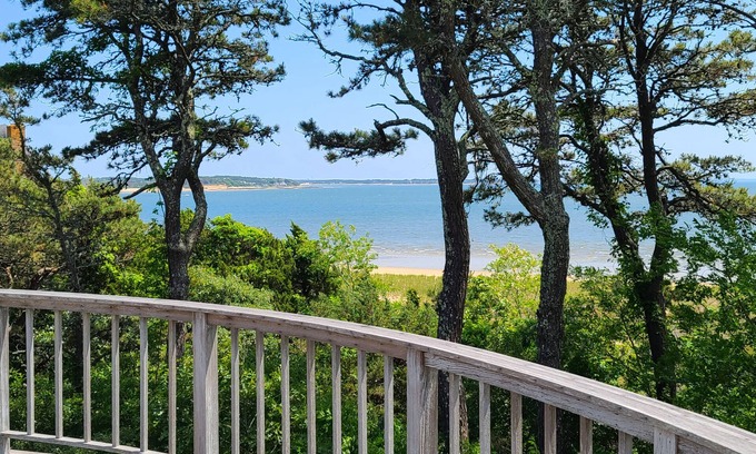 Wellfleet House | 4BD Right on Wellfleet Harbor-A/C, Direct Beach Access, Wonderful Water Views