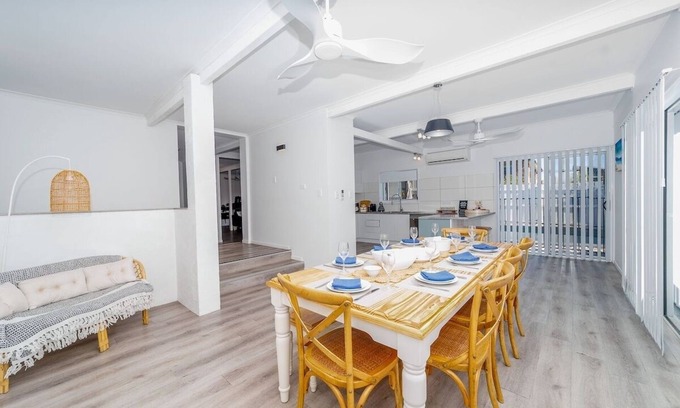 Pialba House | 4BR Coastal Retreat with Pool – Sleeps 10 – Family Friendly