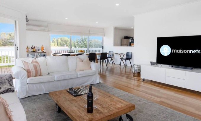 Hayborough House | 4BR Escape Near Victor Harbour & Port Elliott