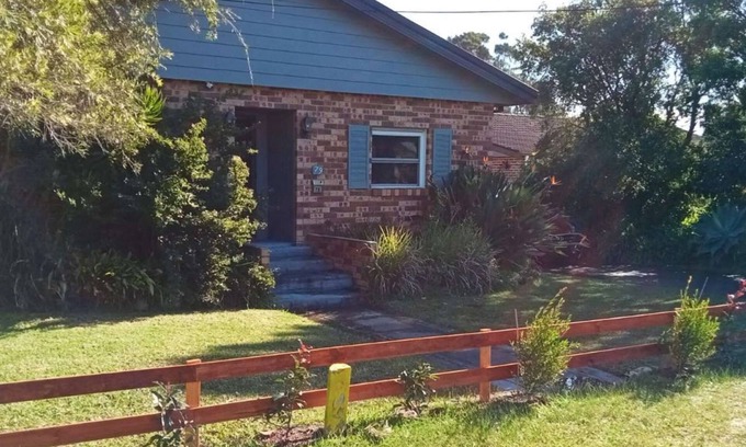 Culburra Beach House | 4BR Holiday Home with wheelchair access, Covered Deck, Pet-Friendly Yard