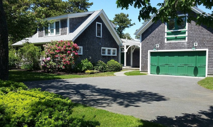 North Chatham House | 4BR+Loft Beautiful Chatham-Year Round-Sleeps up to 8 & 1 Mile to Town *Video*