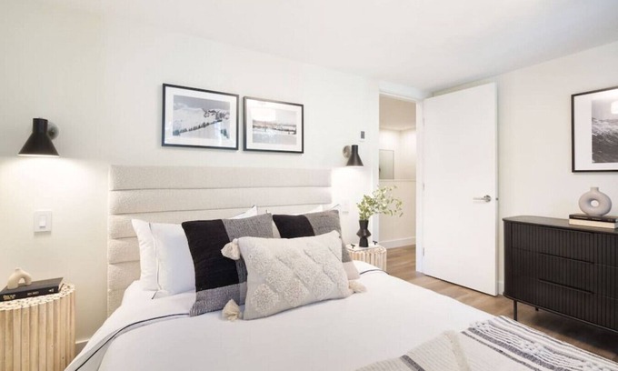 Village North House | 4BR Luxury Village Townhouse!