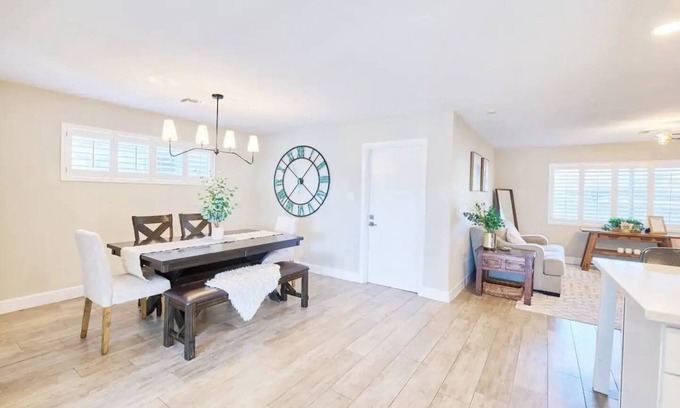 Papago Parkway House | 4BR Sun-Soaked Refuge ~ Near Old Town & Golf