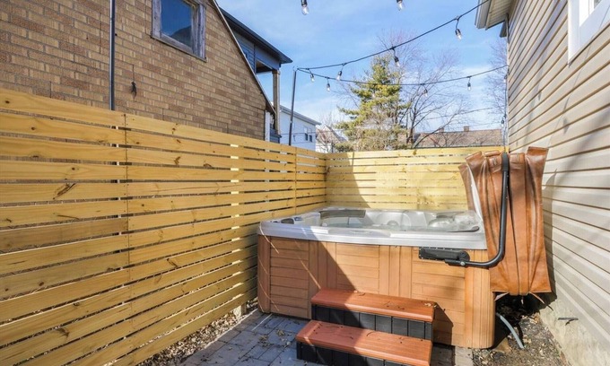 Merion Village House | 4BR w/Hot Tub + Patio | Walk to German Village