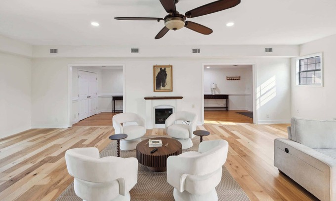 Gracewood House | 5-Acre Retreat Private Pool, Outdoor Bar, Fishing Pond & Game Room