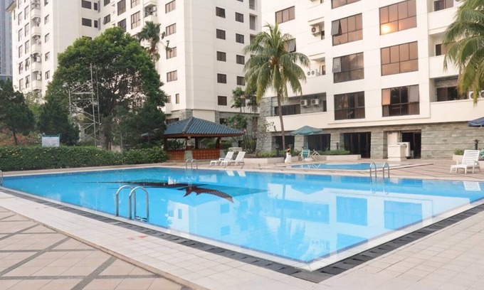 Bangka Apartment | 5 Acres Tropical garden in Kemang Raya Residence whole 3/2 Apart 2nd fl. Balcony