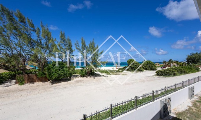 Bellevue Apartment | 5 bed-rooms Beach-front Duplex of 189 m2 at Orient Beach
