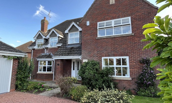 Weston under Wetherley House | 5 Bedroom, 4 Bathroom, Gym, Playroom, Country Home