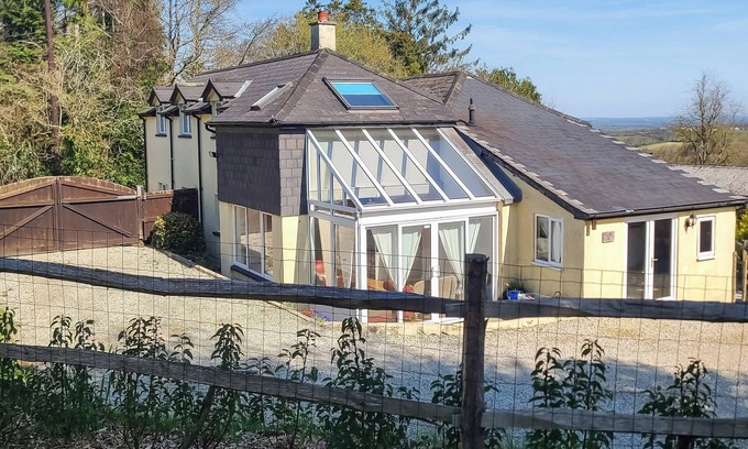 East Portlemouth Cottage | 5 bedroom accommodation in Folly Gate, near Okehampton
