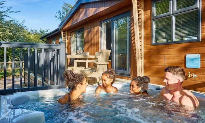 Pentney Ski Chalet | 5 bedroom accommodation in Pentney, King’s Lynn