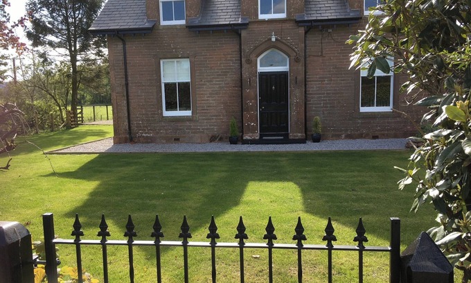 Lochmaben Cottage | 5 bedroom accommodation in Lochmaben