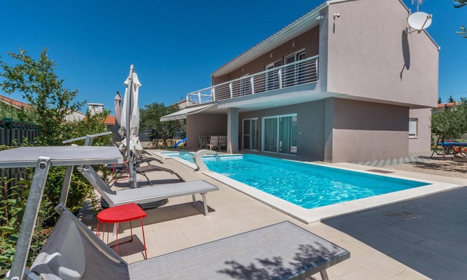 Kakma House | 5 bedroom amazing home in Kakma