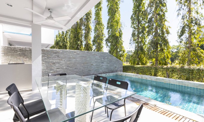 Kathu House | 5 bedroom/bathroom villa for 14 guests, private pool, 7kms to Patong beach.