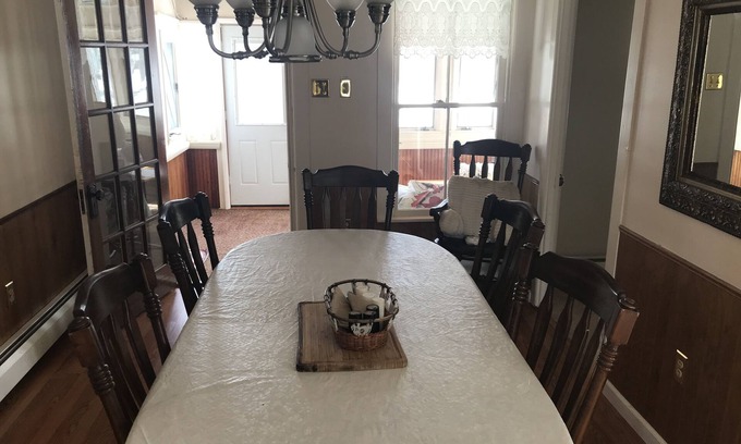 Richfield Springs House | 5 Bedroom Family House - Big yard