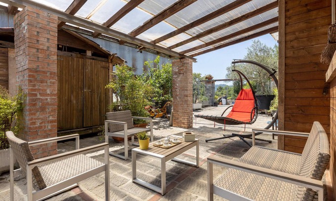 Serralta House | 5 bedroom gorgeous home in Podenzana
