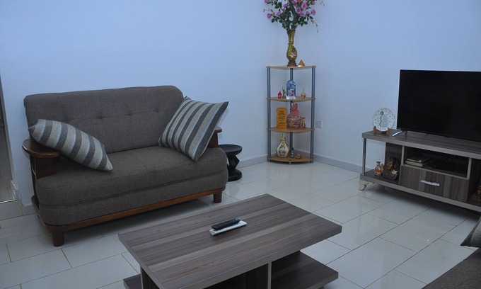 Entebbe House | 5 Bedroom House in a serene environment with compound for pets
