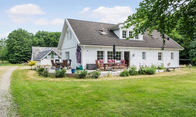 Suldrup House | 5 bedroom pet friendly home in Nibe