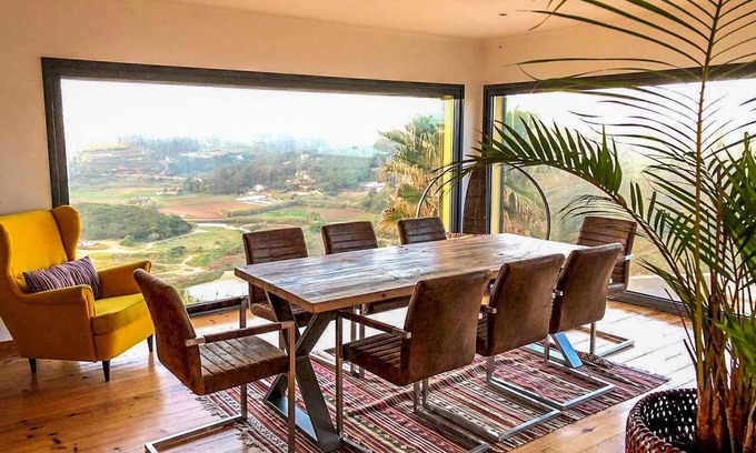 Barril de Cima Villa | 5 Bedroom Villa near Ericeira with sun terraces and heated outdoor pool