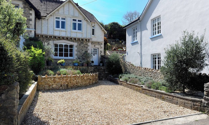 Beer Cottage | 5 BELMONT TERRACE, pet friendly, country holiday cottage in Beer