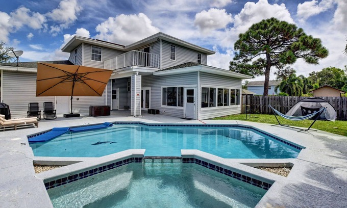 Boynton Beach House | 5 BR Mansion with Pool &Jacuzzi /non-heated/ FL