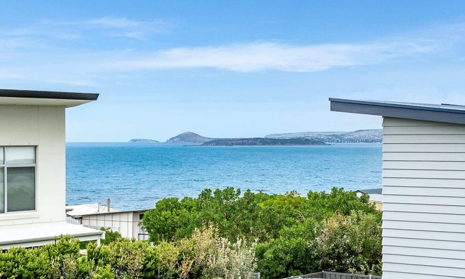 Port Elliot House | 5 Chiton Ct - Luxury Near the Beach