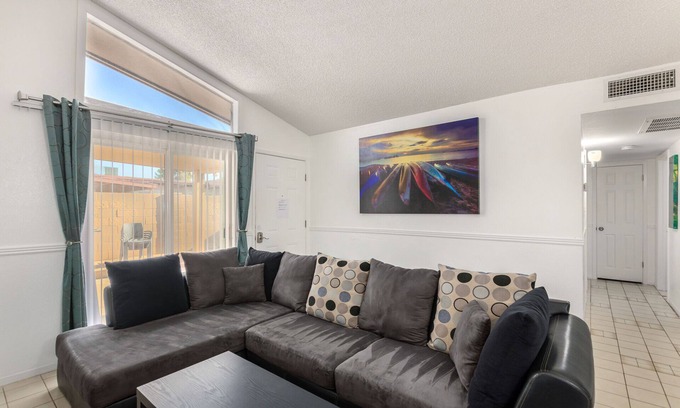 Mesa Grande Condo | 5★ Location. CUBS stadium is directly across the street!
