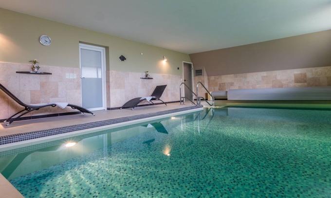 Gross Schwansee Villa | 5 Luxus Indoor Pool Villa, 28°, Wlan Gratis, 60 qm Dachterrasse,