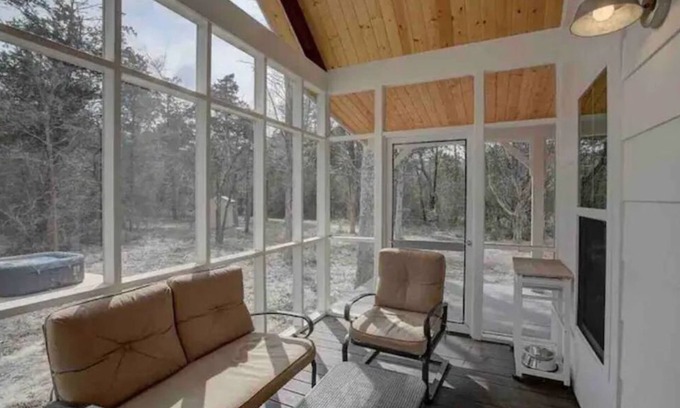 Oakland Cabin | 5 Million Stars
